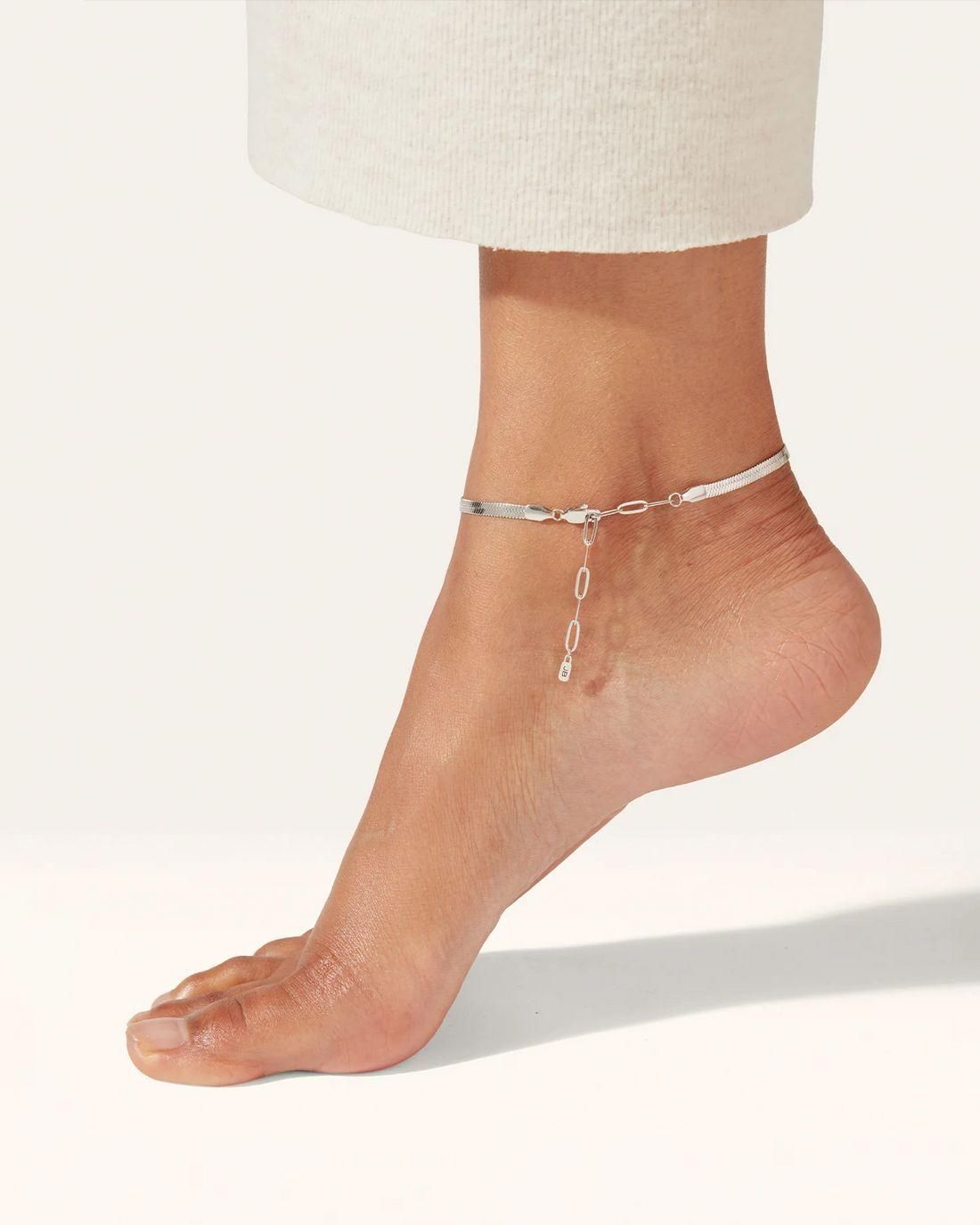 Aarvi Anti-Tarnish Snake Anklet
