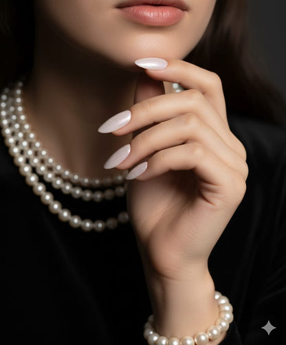 Pearl Glaze Press-On Nails – Elegant Shimmer Finish.